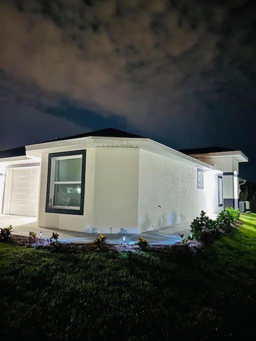 White House 1 Βίλα Lehigh Acres Εξωτερικό φωτογραφία