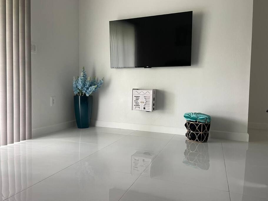 White House 1 Βίλα Lehigh Acres Εξωτερικό φωτογραφία